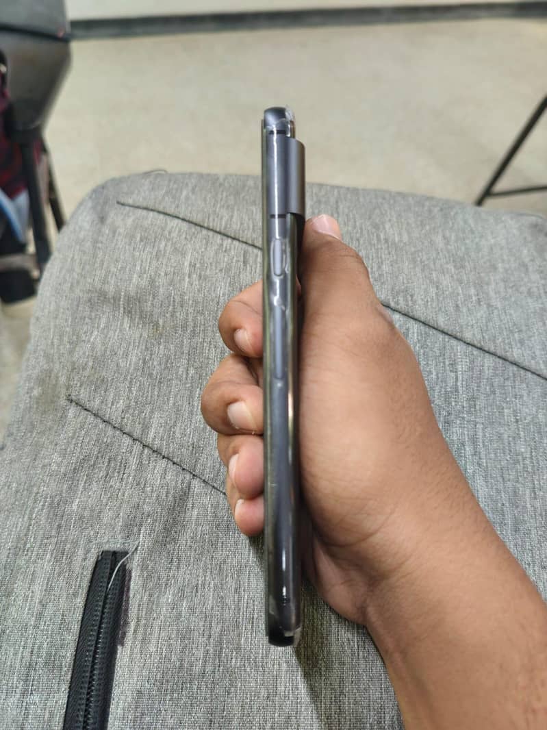 Google Pixel 8 4
