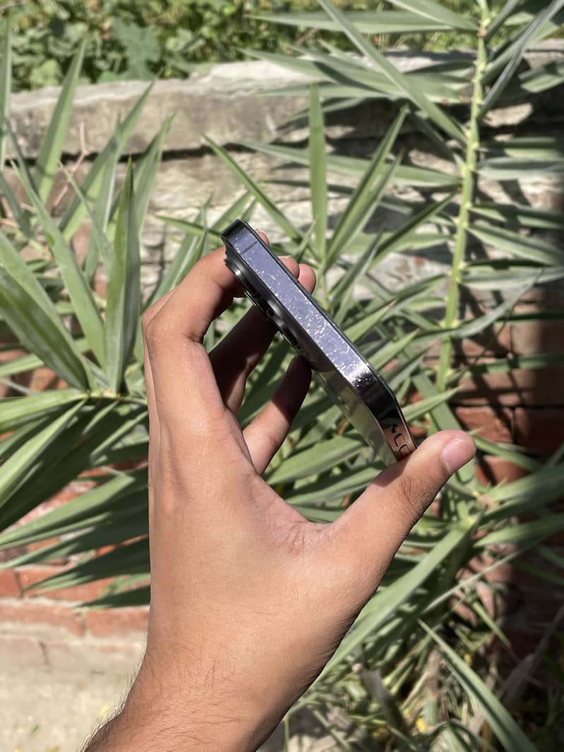 Apple iPhone 14 Pro Max 1