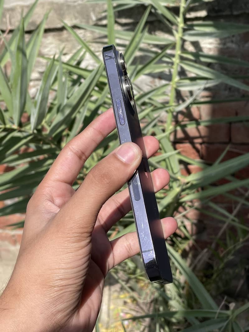 Apple iPhone 14 Pro Max 4