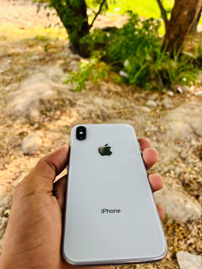 Apple iPhone X 4