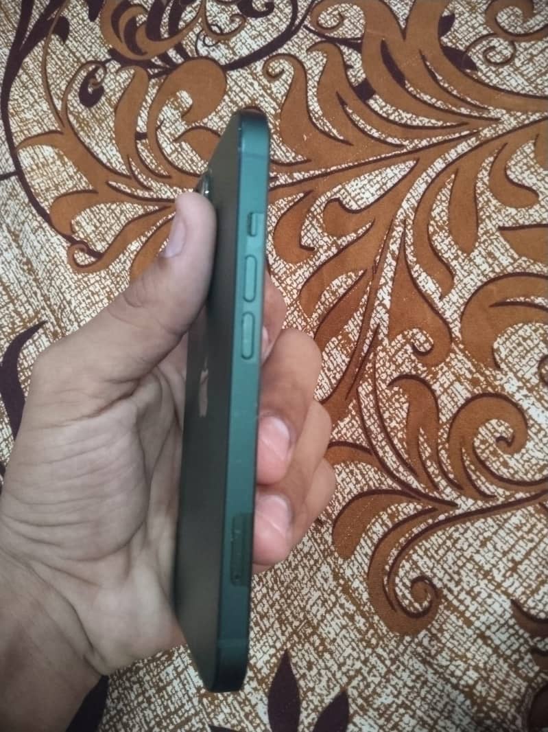 Apple iPhone 13 3