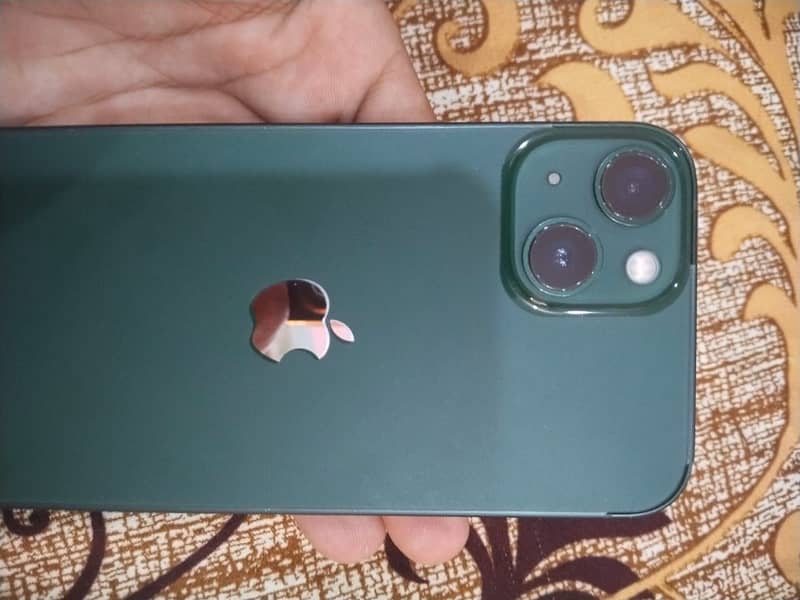Apple iPhone 13 5