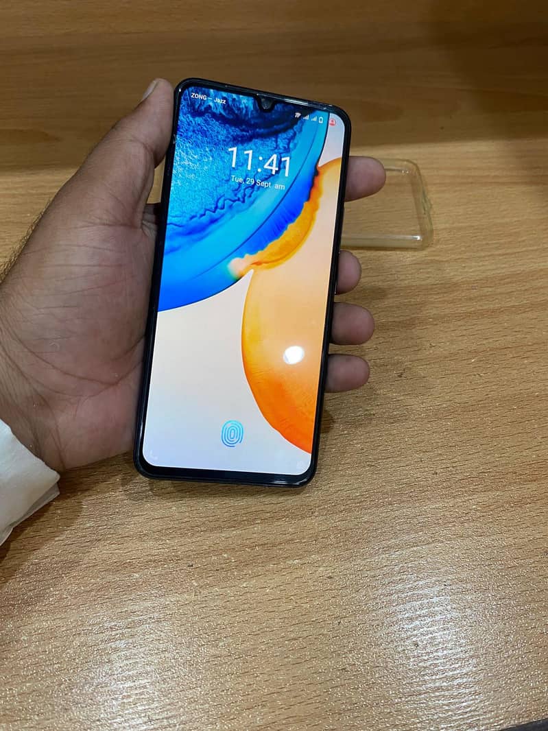 Vivo V21 1