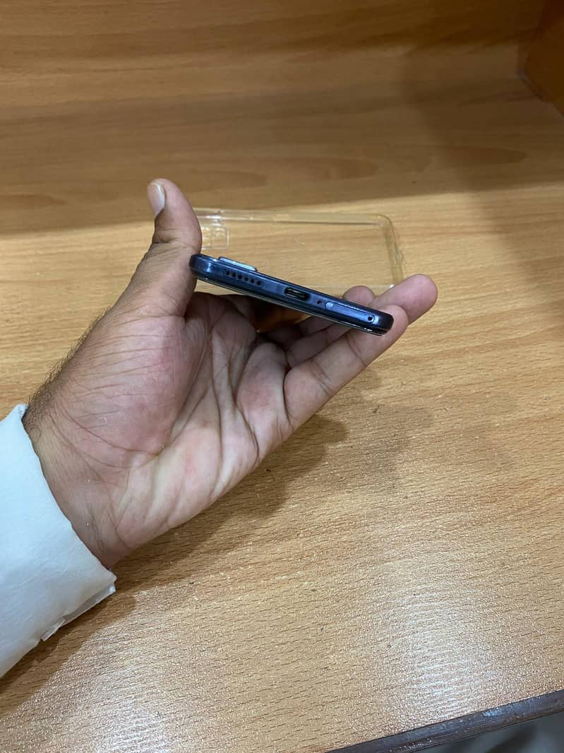 Vivo V21 3