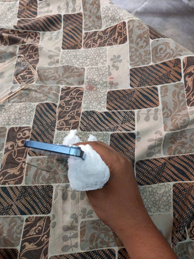 Apple iPhone 13 Pro 4