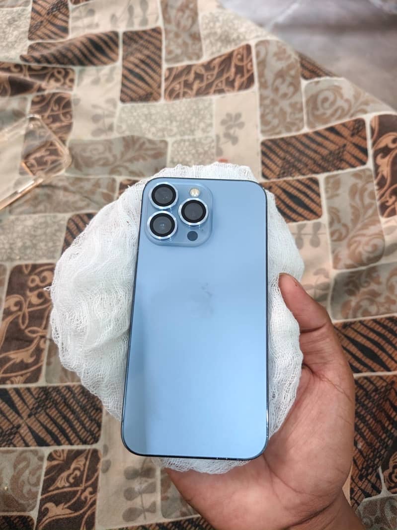Apple iPhone 13 Pro 8