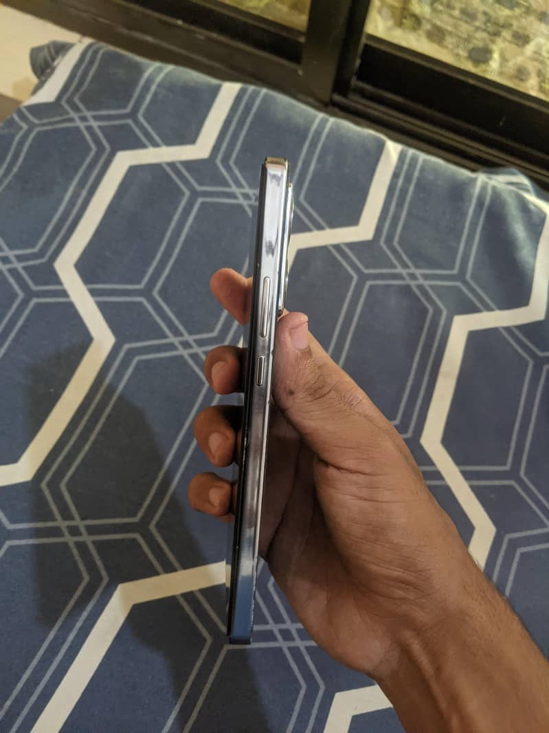 Infinix Note 40 complete box 4