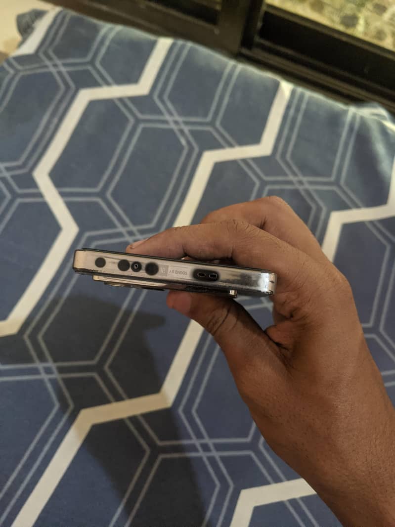 Infinix Note 40 complete box 5