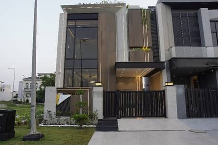 Prime Location 5 Marla House Is Available In Affordable Price In DHA 9 Town - Block D