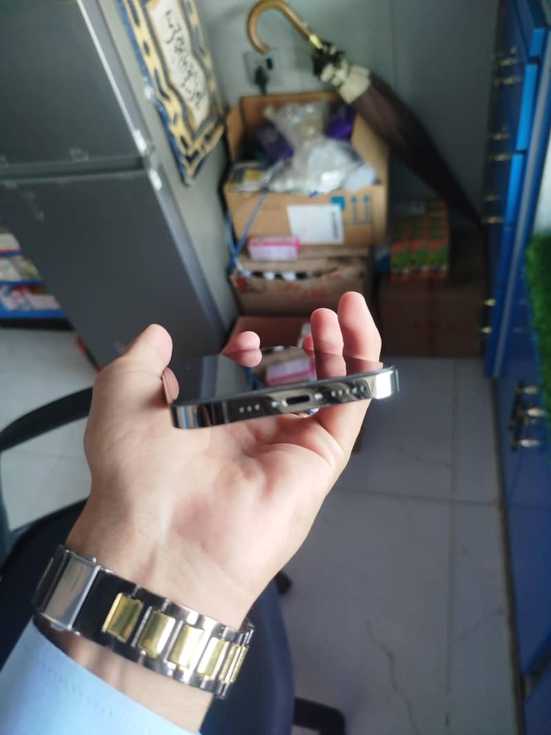 Apple iPhone 12 Pro 2