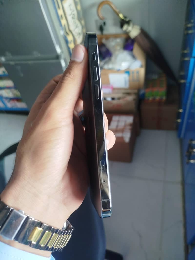 Apple iPhone 12 Pro 3