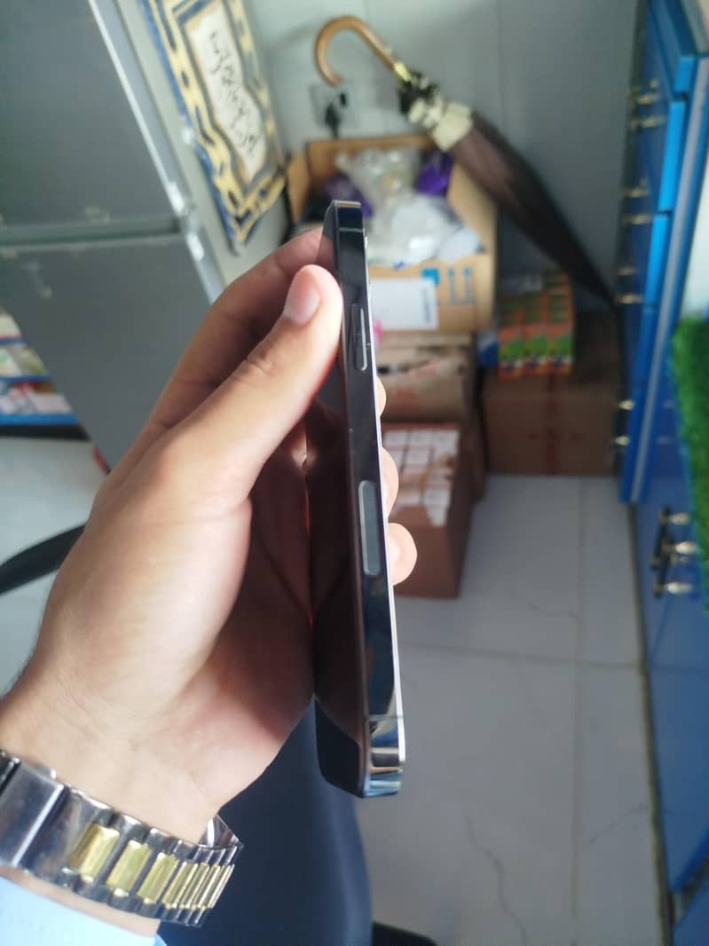 Apple iPhone 12 Pro 4