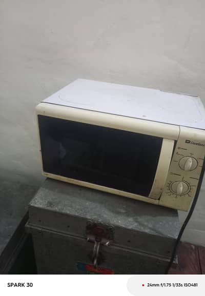 microwave oven