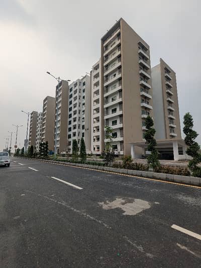 12 MARLA BRAND NEW APARTMENT AVAILABLE FOR RENT