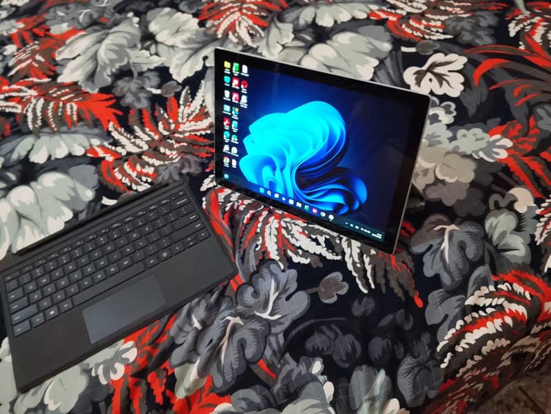Microsoft Surface Pro 5 touch and type 1