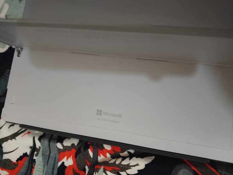 Microsoft Surface Pro 5 touch and type 4