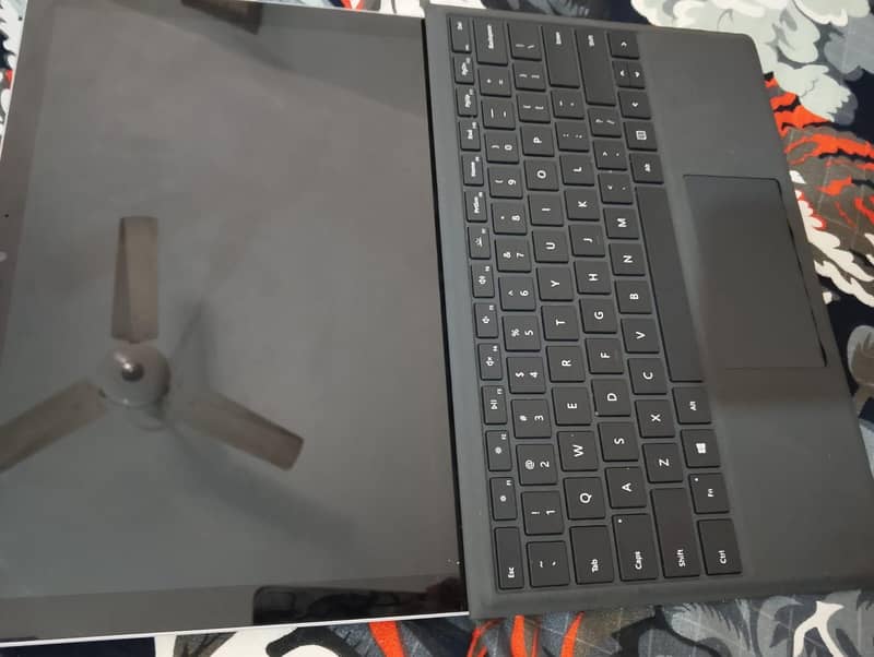 Microsoft Surface Pro 5 touch and type 6