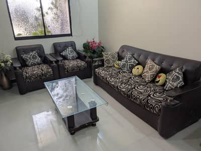5 Piece Sofa Set + Center Table | Excellent Condition 9/10