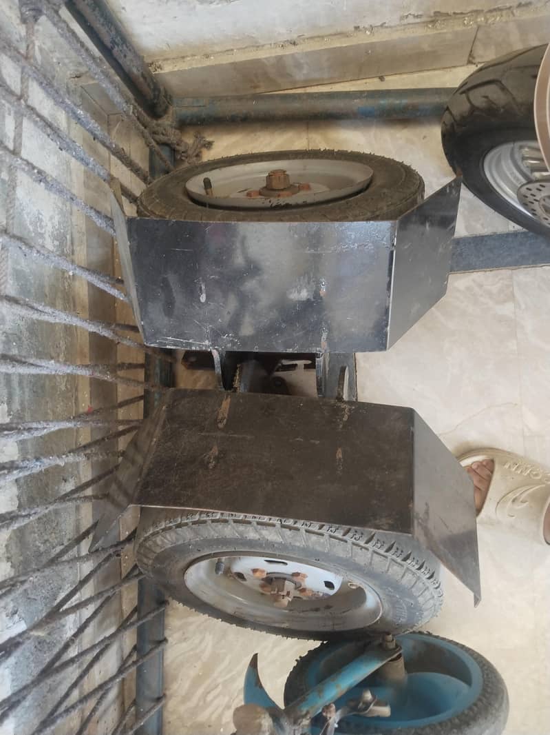 2 wheels stand 2