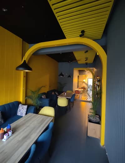 7.5 MARLA OUTCLASS RESTAURANT IN THE CENTER OF COMMERCIAL HUB, FOOTFALL, HIGH CUSTOMER RATIO