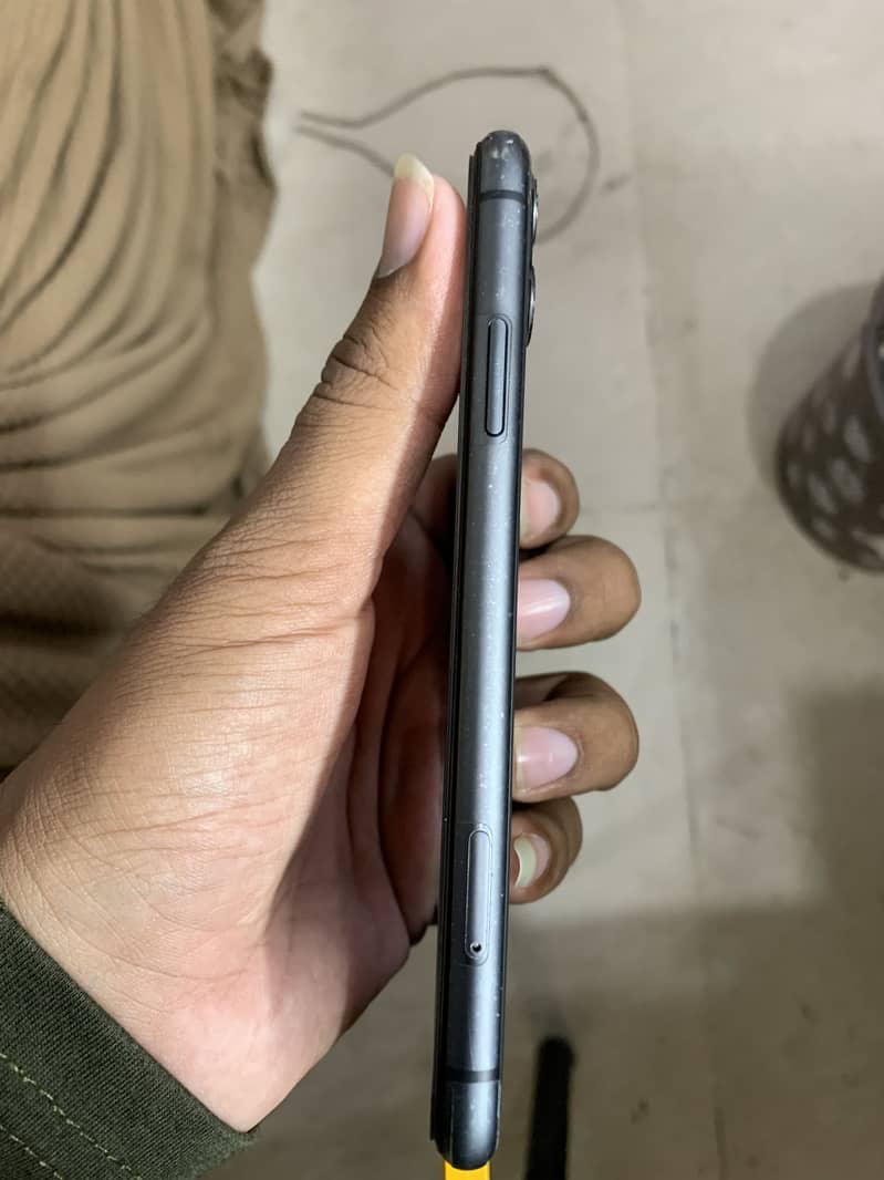 Apple iPhone 11 0