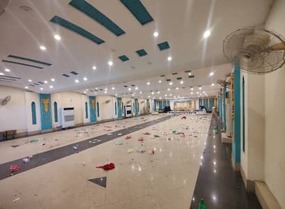 HALLS IN CORPORATE BUILDINGS, M/F WASHROOMS, KITCHEN, WIDE PARKING FOR RENT