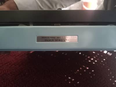 Silver Reed SR 180 DE LUXE Typewriter