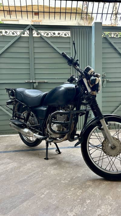 SUZUKI GS 150 | 2014 Model