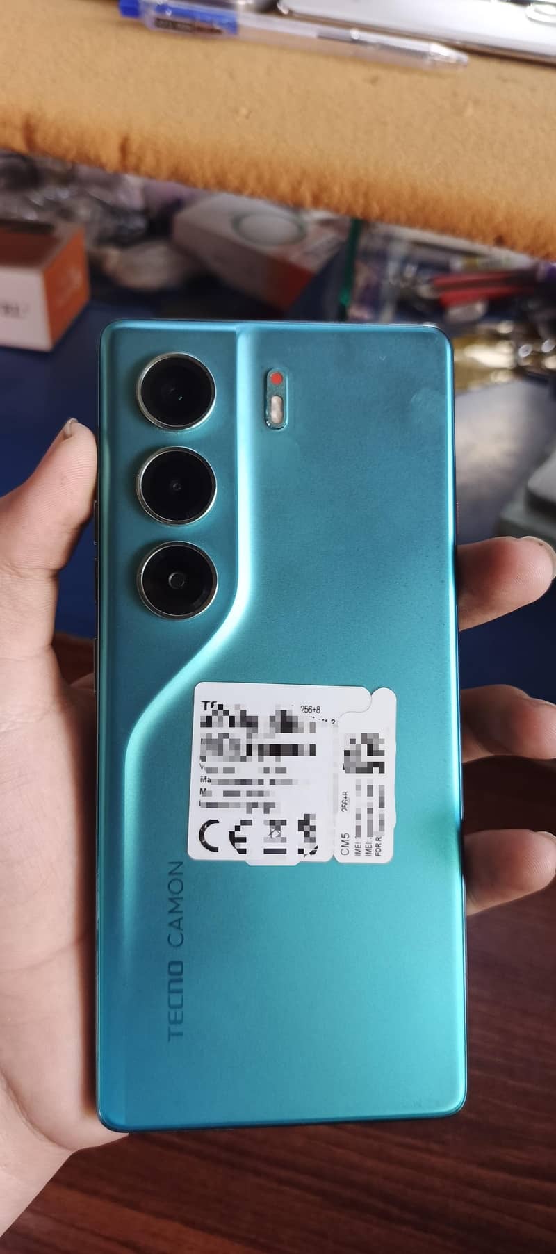 Tecno CAMON 40 0