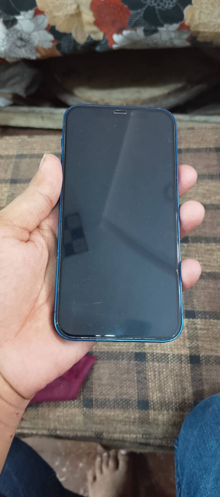 Apple iPhone 12 4