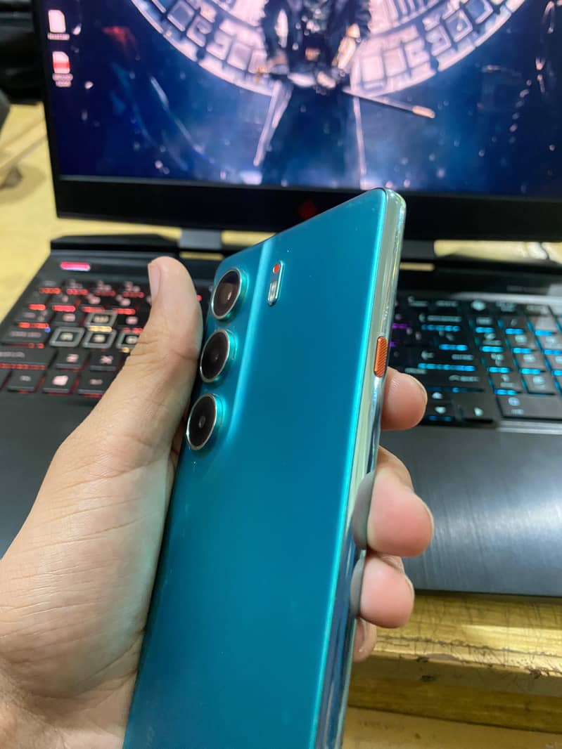 Tecno CAMON 40 2