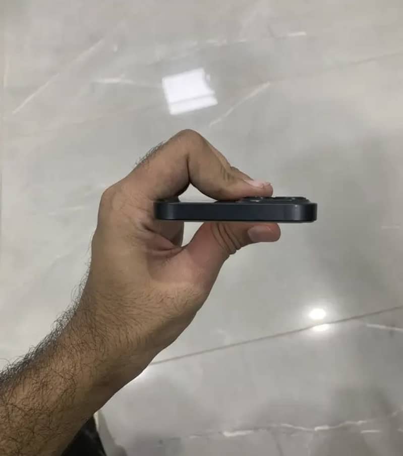Apple iPhone 13 4