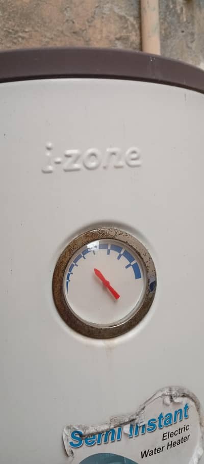 I-Zone Semi Instant Electric Geyser 30 Liter – Excellent Condition