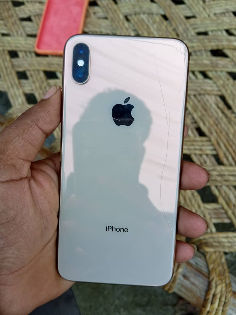 Apple iPhone XS Max 1