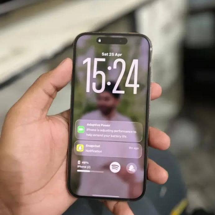 Apple iPhone 16 Pro 1