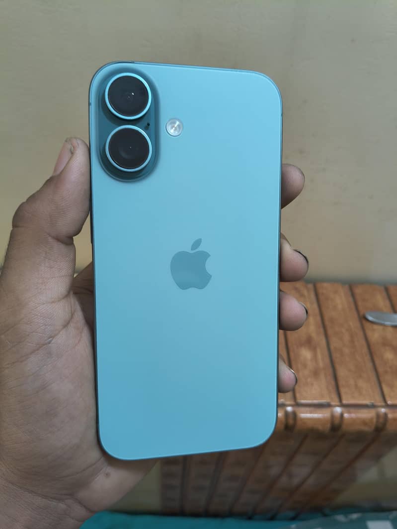 Apple iPhone 16 1
