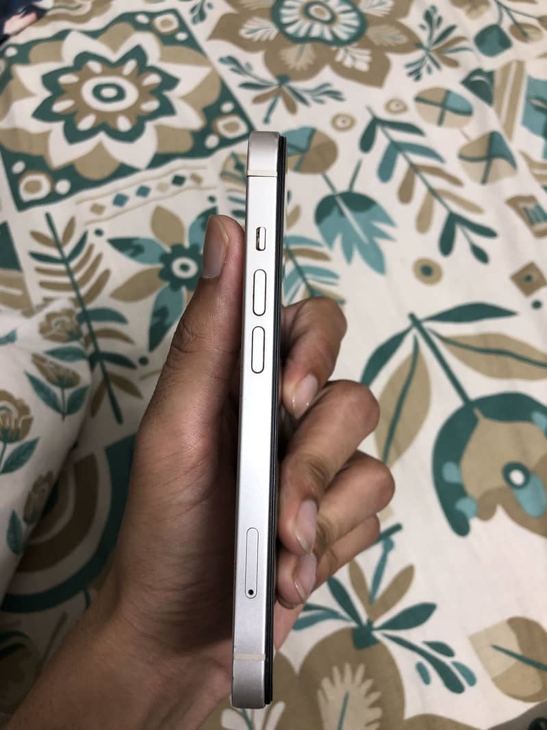 Apple iPhone 14 8