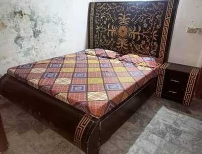 complete bed set available in very good condition in just 40,000