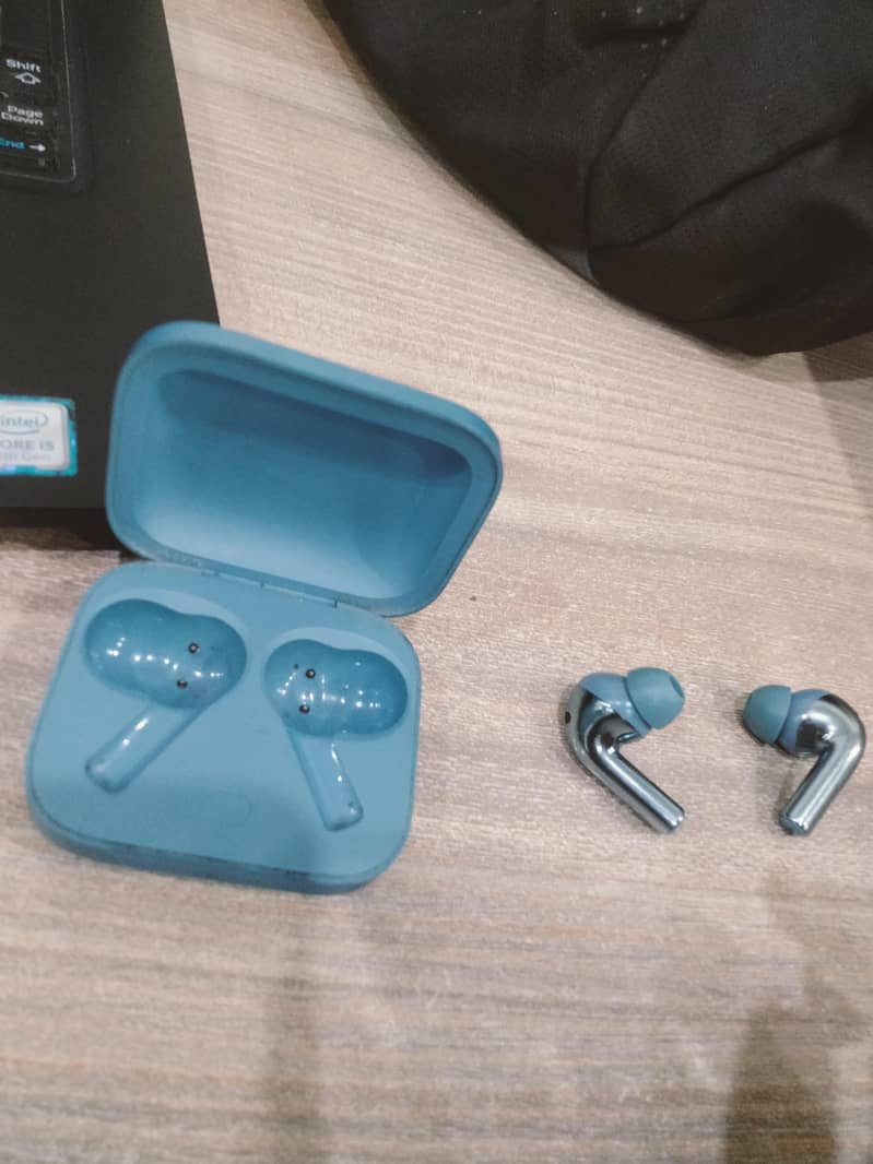 OnePlus buds 3 2