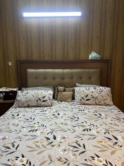 King size bed with side tables