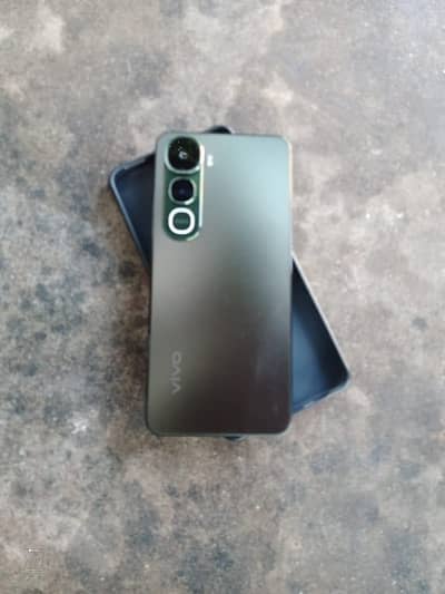 Vivo y400