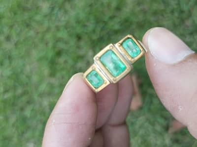 Emerald handmade silver ring