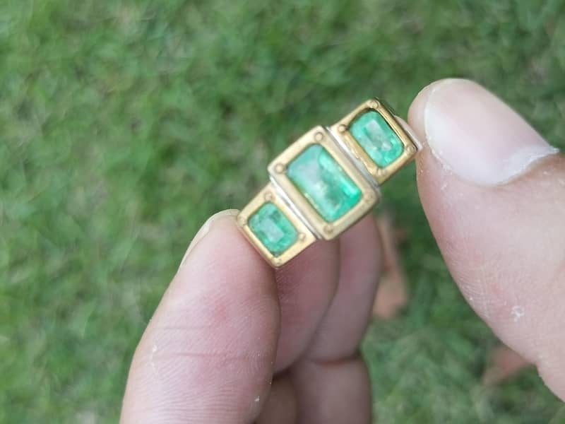 Emerald handmade silver ring 0