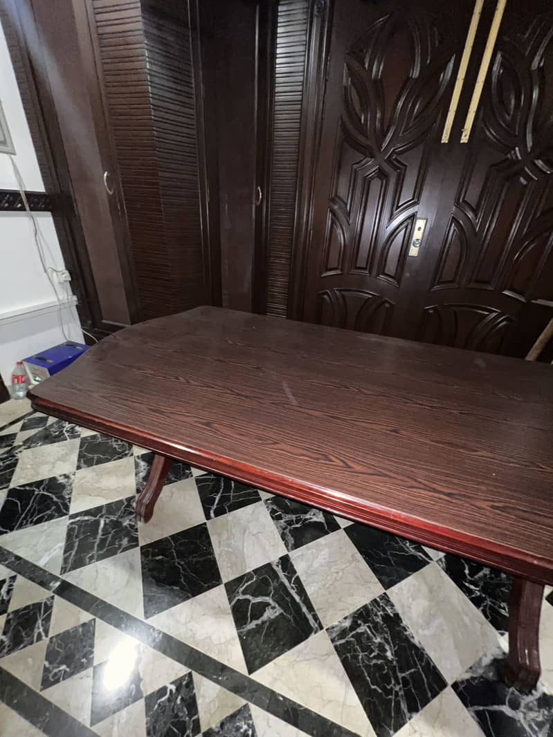 Dining table 0