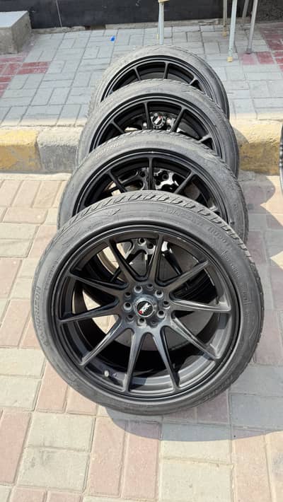 Toyota corolla 17 inch rims tyre slightly used