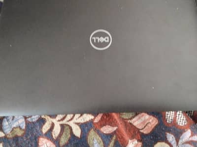 Laptop Dell latitude-5300 256gb ssd NvME. with original charger
