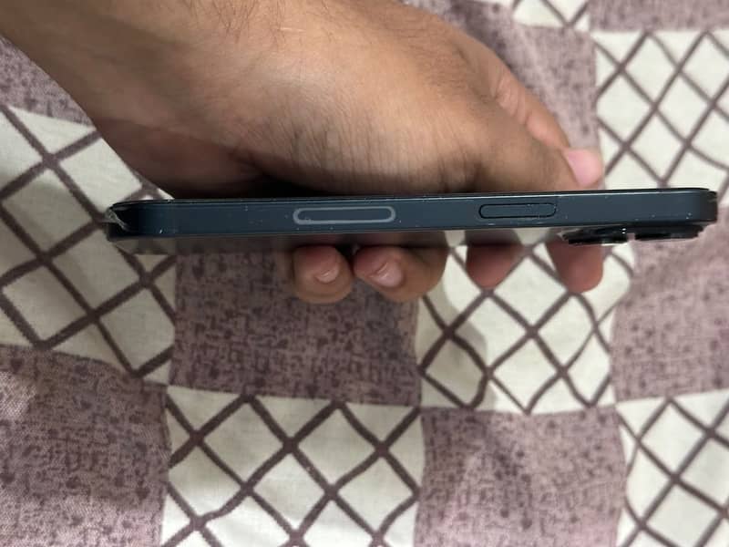 Apple iPhone 14 4