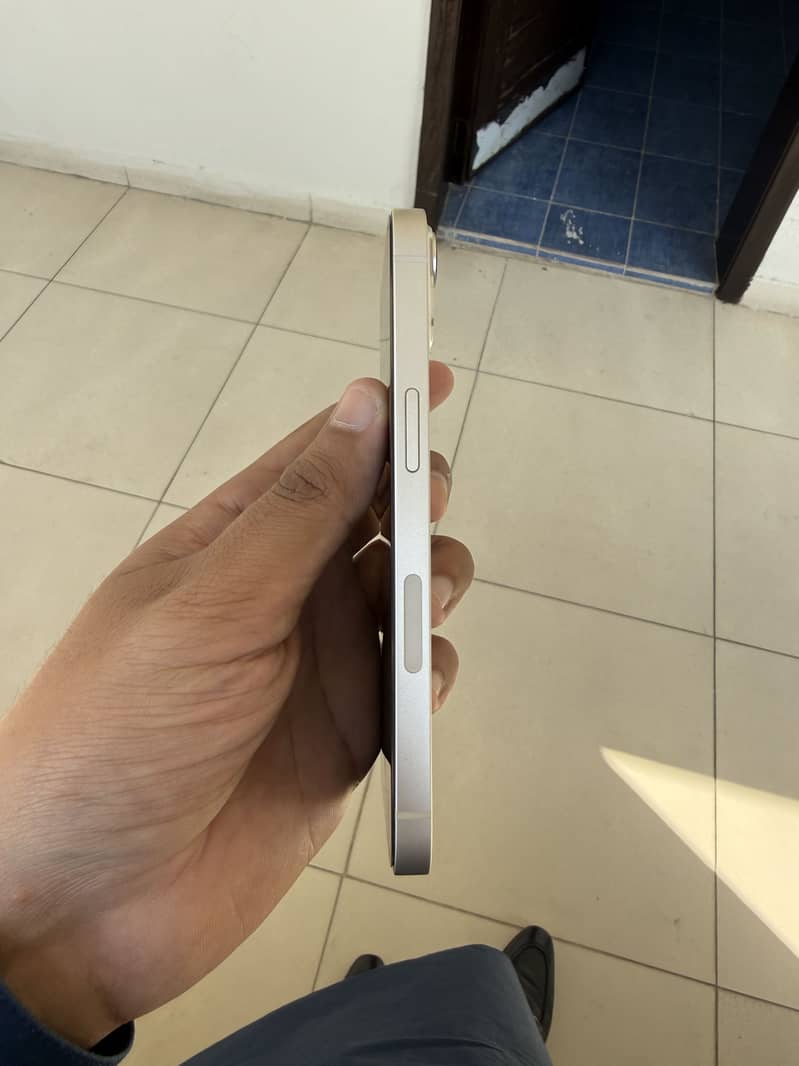 Apple iPhone 13 5
