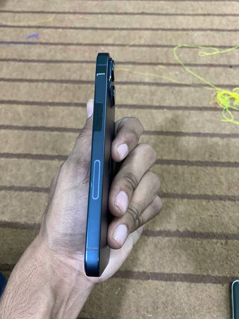 Apple iPhone 14 2