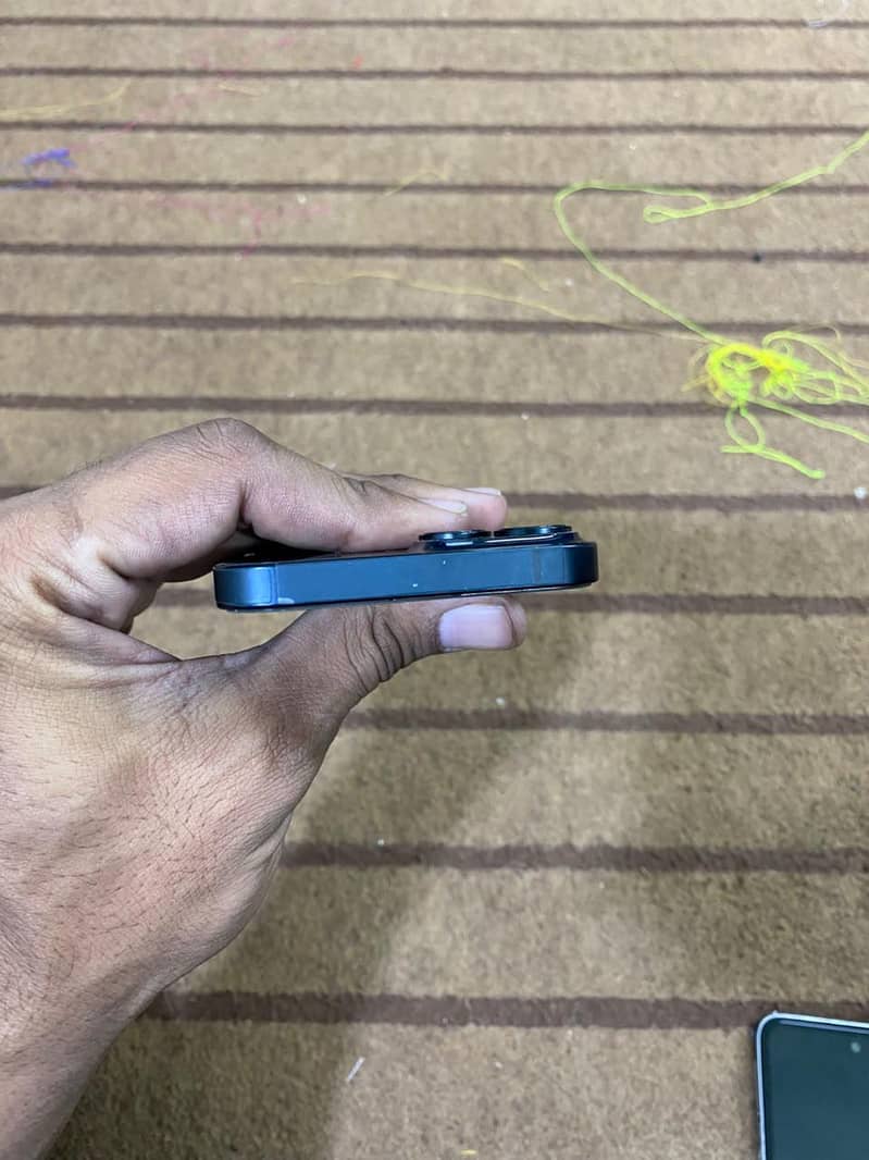 Apple iPhone 14 3